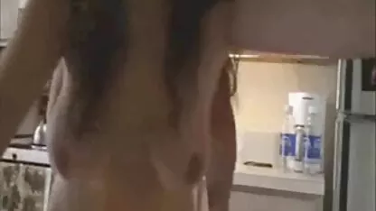 A miúda amarrada fodeu com um vibrador na vagina e acabou com xxx videos amador duro anal.