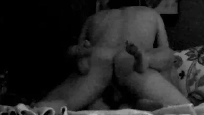 Na área de site filmes pornograficos tub amador recreação na selva da floresta, uma linda menina vai mostrar-lhe o seu charme