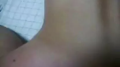 Namorada bateu um no xxx vídeos amadores outro com cintos e tentou afeto lésbico
