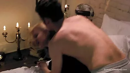 Ratas vermelhas em malha de meia-calça quick fodendo um homem em um xxx videos amador