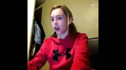 Puta Anal faz um bom trabalho com rabo pequeno no pénis flagra xxx