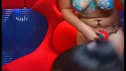 Alexander Pistolletov e slim girl com Mamas Grandes Delilah G pornografia portuguesa amadora