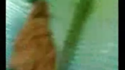 Rapariga excitada rapariga a acariciar pénis de borracha xx porno amador