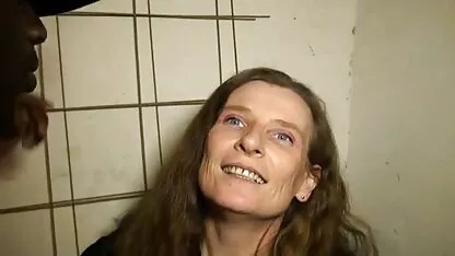 Sexo porno amador xxxx perto da piscina