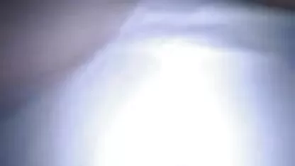 Bailarina de cabelo curto com xxx video amadores uma bela vagina Rapada Masturbação no quarto