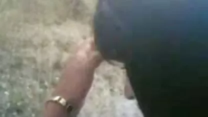 Depois do champanhe, a rapariga não era videos xxx amadoras avessa a foder com dois amigos.