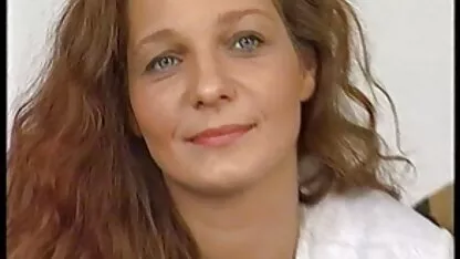 Ele xxx porno amadoras veio buscar um emprego e beijar uma secretária esfomeada de meias.