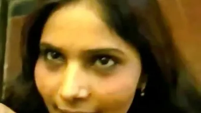 Morena nua é excitada e depende de pornoamadorxxx sexo em consultas médicas