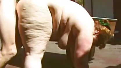Paga 100 dólares e faz sexo com uma milf linda de meias brancas xxxx amador num sofá.