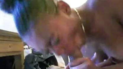 Rapariga a mostrar vagina de perto antes de se masturbar videos xxx amador