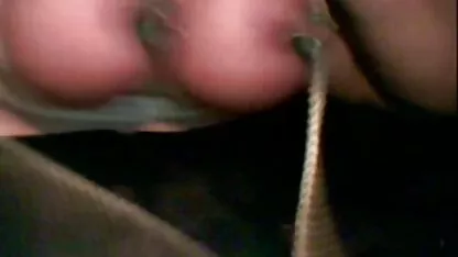 Duas mulheres bonitas com seios grandes flagra xxx suga pila de homem