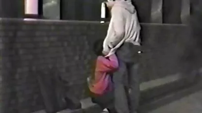 Sexo escaldante nas escadas x vídeo pornô amador