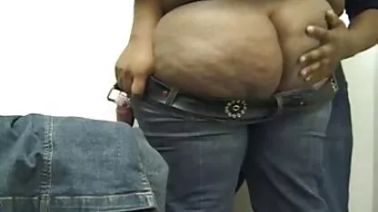 Chupa uma lambidela e agarra a miúda macia amadoras brasileiras xxx no ginásio.