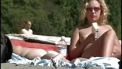 Sexo pornor amador xxx com uma loira na cozinha