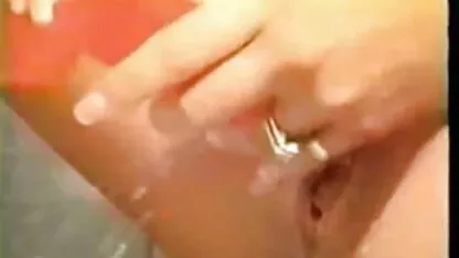 Para comprar uma compensação, kukold videos xxx caiu na net plantou uma bela rapariga sob estranhos.