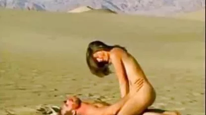A Mãe Boazona para a foder em dois corno amador xxx buracos com um vibrador em breve