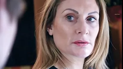 Montem xxx porno amadoras a câmara e fodam a morena com um belo rabo de Vaqueira a posar
