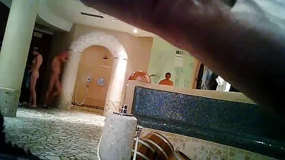 A filha a chupar o pai e a expô-lo. xxx videos amador