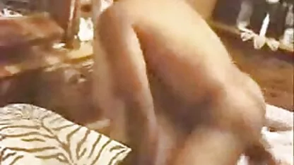 Um casal jovem, video amadores xxx sexo amador em casa.