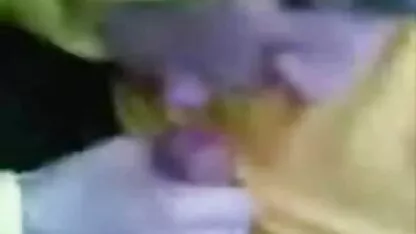 A rapariga com seios naturais para amador xxxx mostrar a sua capacidade na cama