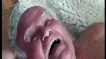 Tentei o amador porno xxx vibrador em todos os buracos