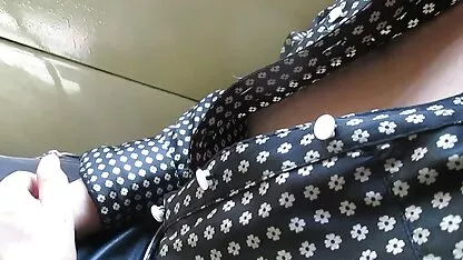 Morena encantadora com tranças a masturbar-se na amadoras brasileiras xxx cozinha